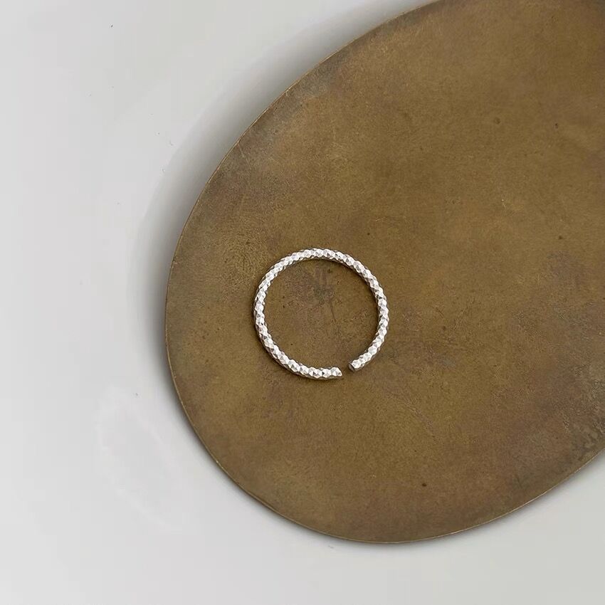 Silberring mit Wellen-Diamantmuster