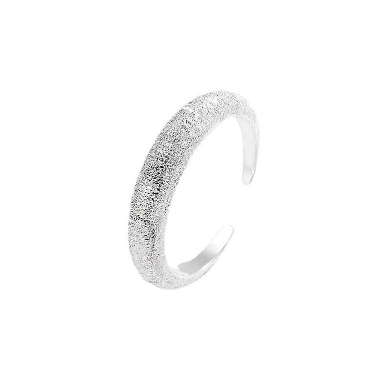 Matte Silberring mit schimmerndem Glanz