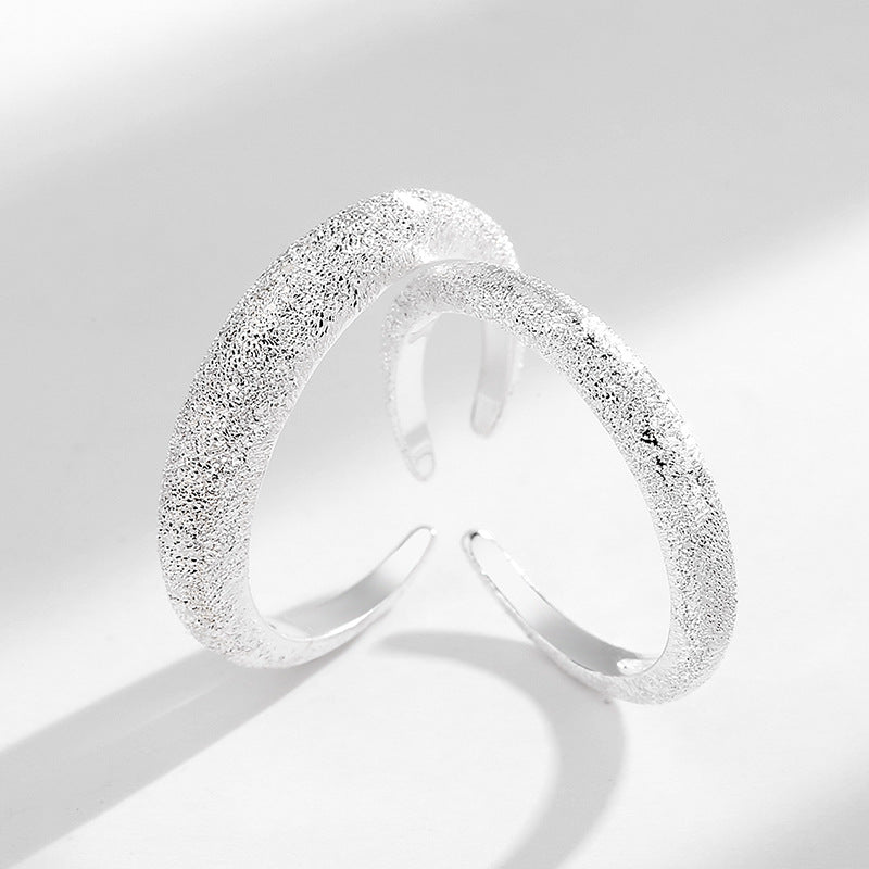 Matte Silberring mit schimmerndem Glanz