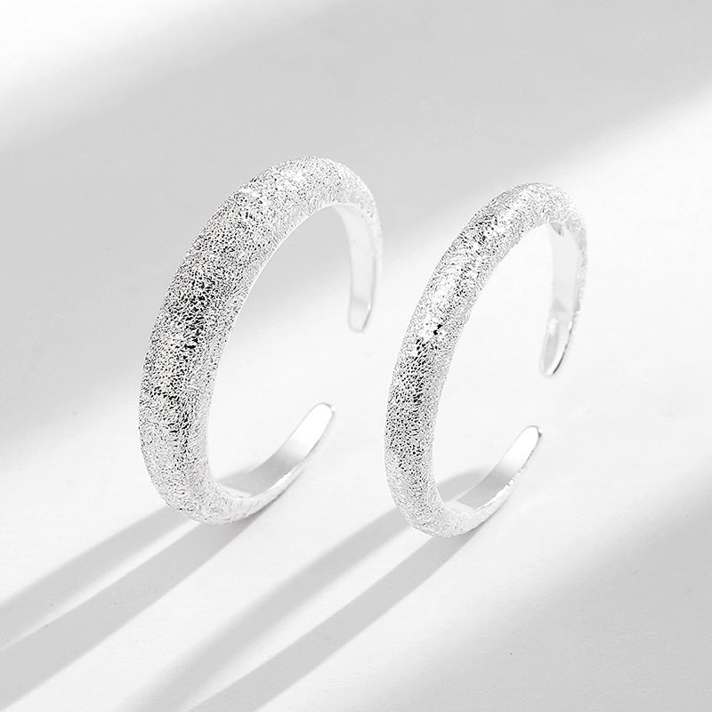 Matte Silberring mit schimmerndem Glanz